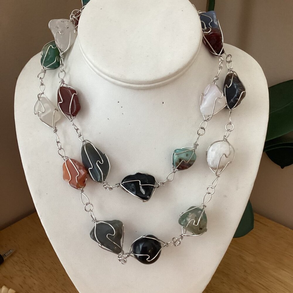 Luxury-Style Elegant Necklace – Perfect for Any Occasion - Picture 3 of 4